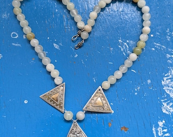 Statement jade collier, met Zilver, Floraal Botanisch lotus bloem sieraad, Bohemian yoga hippie ketting