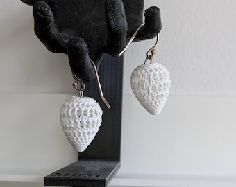 Silver earrings with 3D-printed White cones