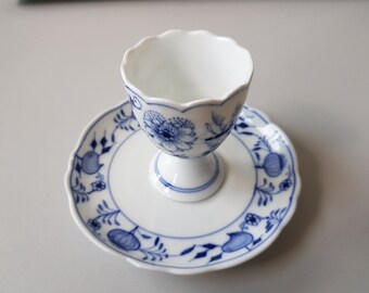 Old Porcelain egg cup was made around 1887-1897 in Germany by the Schoenau brothers in Huttensteinach/Sonnenberg, collectors item, antique