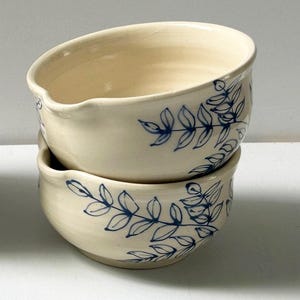 handmade matcha bowl, Matcha bowl with spout, small prep bowl, pottery bowl handmade, ceramic matcha bowl, chawan tea bowl, chawan pottery