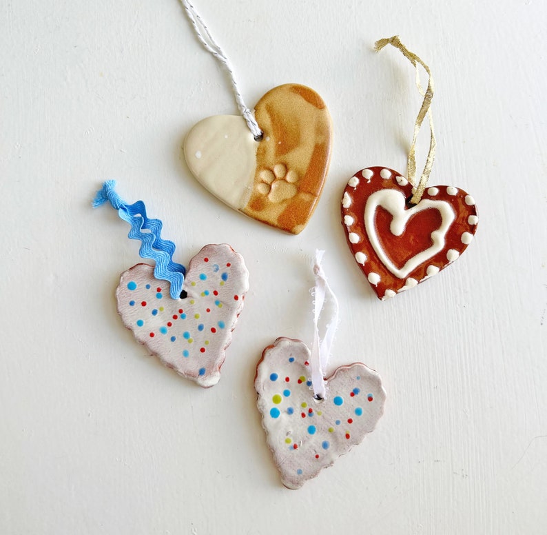 Ornement en céramique, décoration de cadeau, coeur en argile, ornement en forme de coeur, ornement de coeur image 1