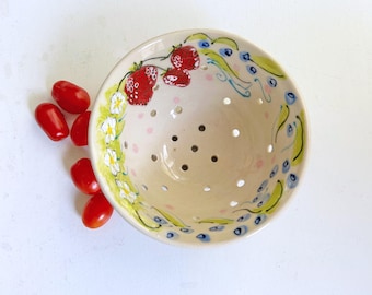 Berry bowl ceramic, handmade colander, pottery strainer, stoneware fruit dish