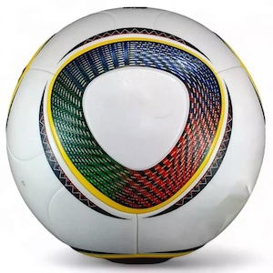 2006のワールドカップ・イタリアチームにサインされたサッカーボール 公式ボールの歴史｜2018 FIFA World Cup Russia｜特設サイト｜サッカー