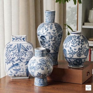 Blå, vita keramiska vaser och burkar – Klassisk blommig, vintage porslinsdekor