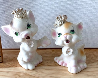 Vintage Shakers - Cute Green Eyed Kitten Pair - Souvenir - Japan - Gold Spagetti Fur - 50's - Retro Salt and Pepper Shakers