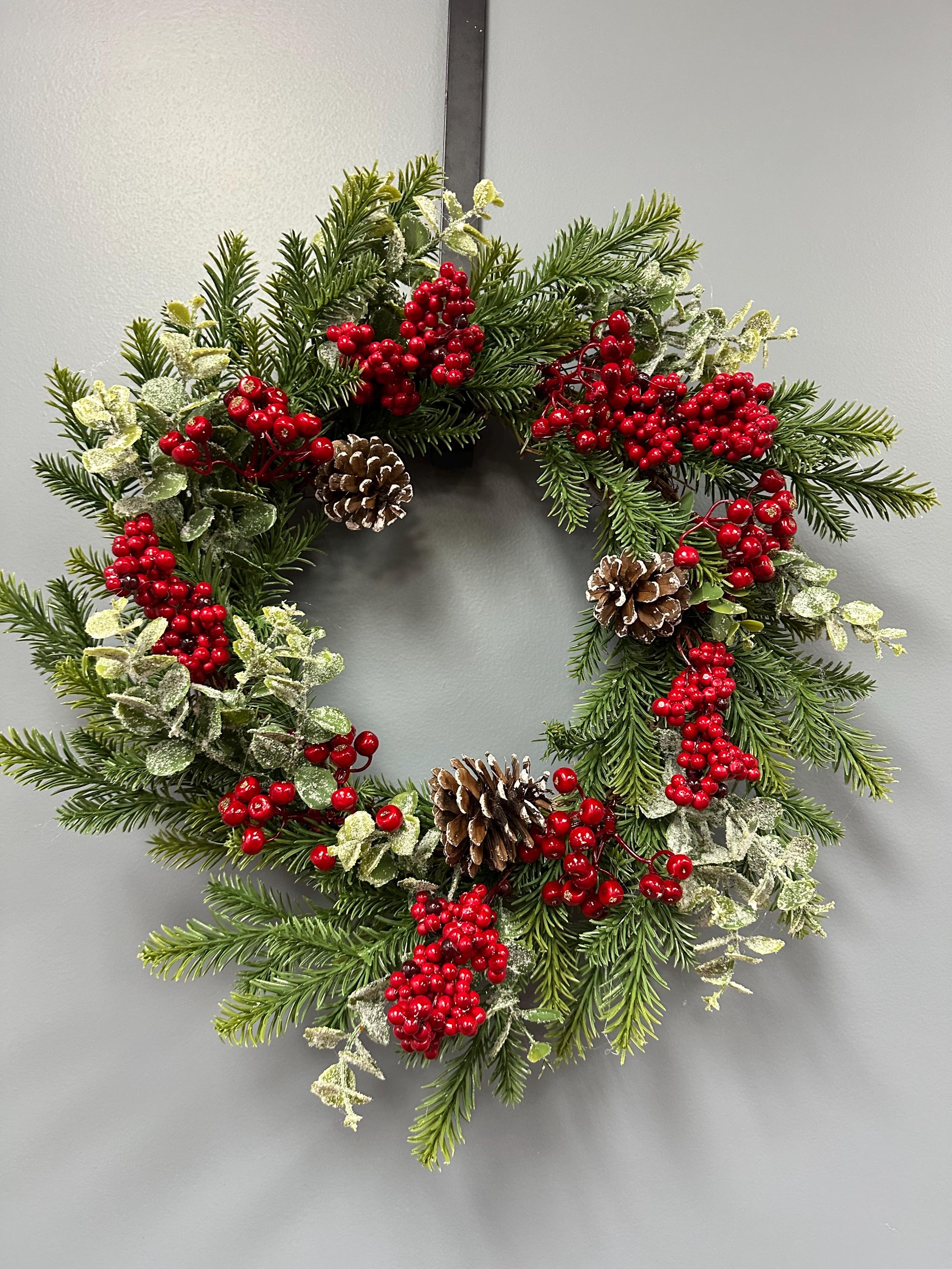 18 Inch Christmas Wreath With Red Berry Accents, Large Green Holiday ...