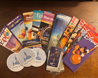 Vintage Disney Erinnerungsstücke aus dem Jahr 2001 - Parkkarten, Gepäckanhänger, Anleitungen und Untersetzer