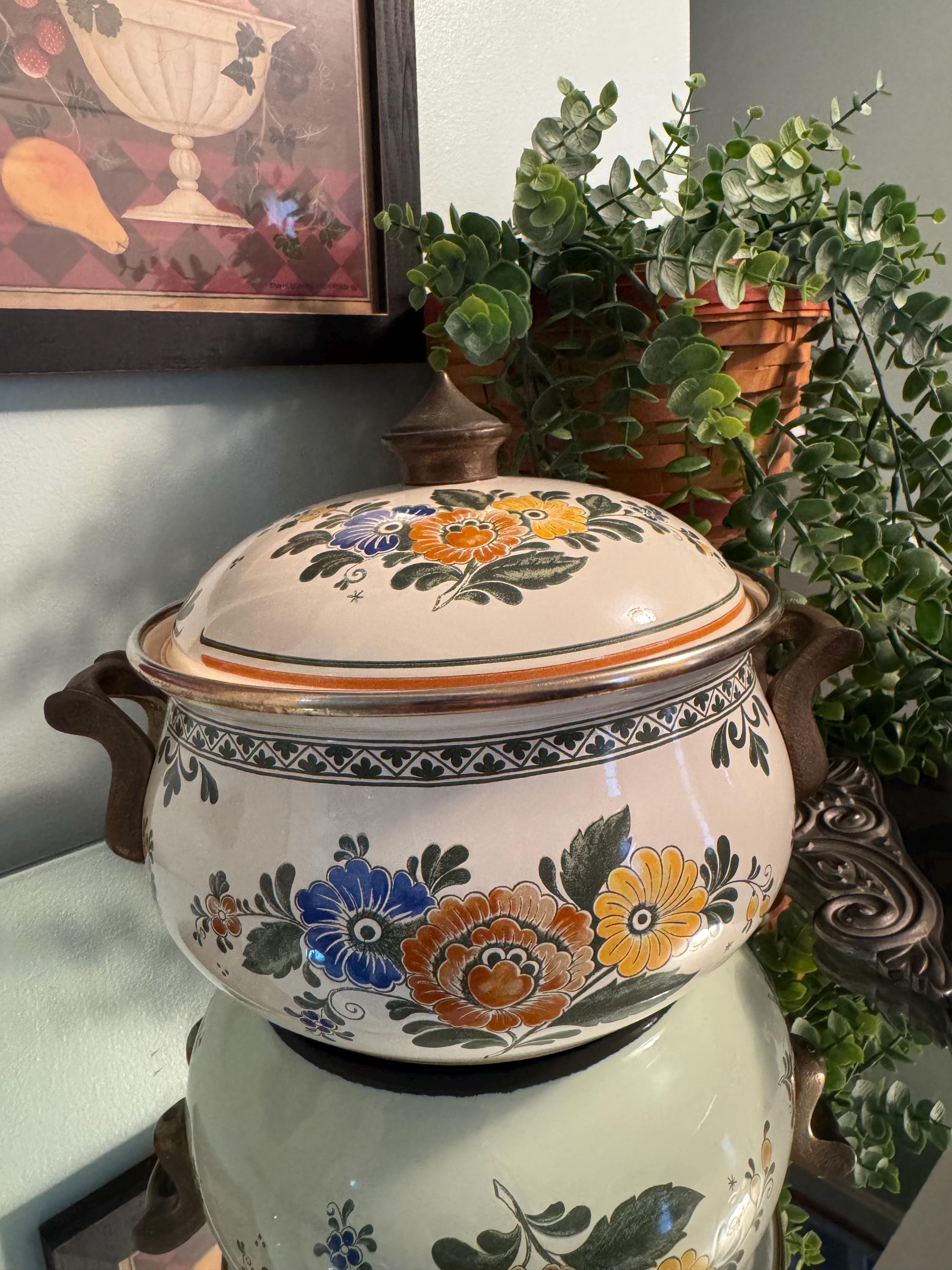 ASTA WEST GERMANY 1970年代のホーロー片手鍋　Used German ASTA Floral Cookware Set Brass Handle Enamelware 16 Piece