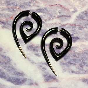 Girl With The Dragon Tattoo, Fake Gauge Earrings, Silver Tipped Tribal Curls, Black Horn, H07 image 3