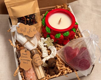for Mom Gift Box ,Strawberry Candle Gift for Mom, Mother’s Day Gift, Sweet Scented Candle, Self Care Gift for Her, Cozy Gift Box