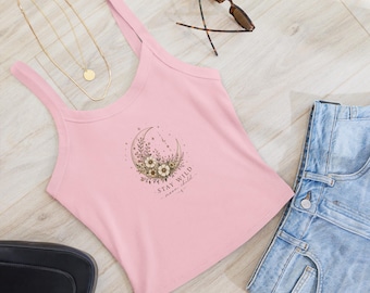 Camiseta sin mangas Stay Wild Moon Child, camiseta con estampado floral bohemio de luna, top de verano con estética de bruja, camiseta sin mangas acanalada con diseño botánico celestial.