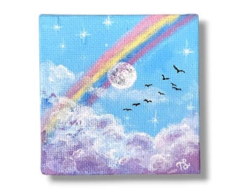 Miniaturowy obraz tęczowego nieba – pastelowe chmury, księżyc, ptaki, akryl (3x3 cale)