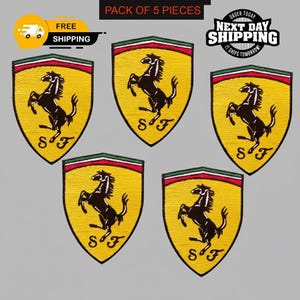 Puede incluir: Cinco parches bordados amarillos con un logotipo de caballo encabritado negro, borde rojo y verde y las letras "SF". Los parches tienen forma de escudo. El texto "PACK OF 5 PIECES" está en la parte superior.