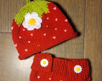 Strawberry Hat and Diaper Cover Set , Free Shipping, Photo Prop Strawberry Beanie Set, Newborn Baby Girl Photo Prop, Handmade Knit Berry Set