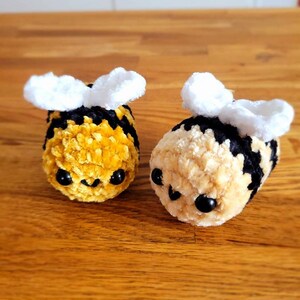 Bee Plushie, Cute Little Bumble Bee Plushie, Crochet Amigurumi Plushie Bee, Desk Toy