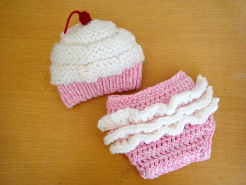 Cupcake Hat and Diaper Cover Set for Baby Girls, Photo Prop Cupcake Set, Newborn Baby Girl Photo Prop, Cupcake Beanie and Diaper Cover image 3