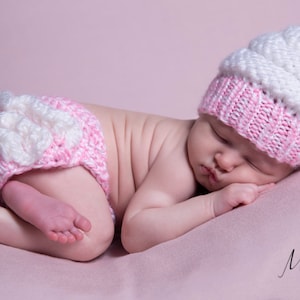 Cupcake Hat and Diaper Cover Set for Baby Girls, Photo Prop Cupcake Set, Newborn Baby Girl Photo Prop, Cupcake Beanie and Diaper Cover