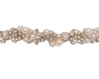 The Venus Pearl Garter