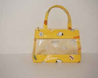 Zipper pouch with handle Made with Japanese laminated fabric and vinyl "Snoopy and Friends - Faces"