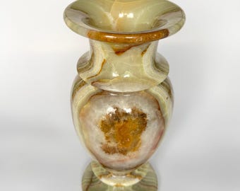 Natural Onyx Stone Vase – Hand-Carved Pakistani Onyx with Unique Marble-Like Veins