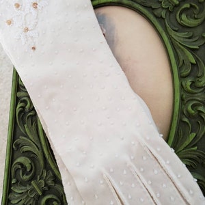 Vintage beaded cream gloves 1960s small image 1