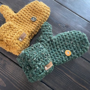 Green Bay football team green and gold mittens, chunky oversized mittens, gift idea