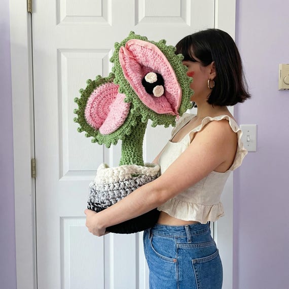 Giant Venus Flytrap Crochet Pattern, Jumbo Plant Amigurumi, Quirky Home Decor PDF