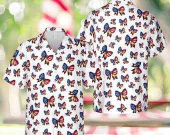 Camisa havaiana com laço patriótico, botão com fita da bandeira americana para o Memorial Day, blusa de verão com estética coquete em vermelho, branco e azul, laços para o 4 de julho.