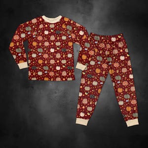 Fall Pumpkin Pajamas for Family, Woodland Animal Long Sleeve PJs, Thanksgiving Sleepwear, Forest Green Lounge Set, Autumn Gift for All Ages