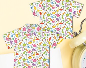 Camisa havaiana infantil colorida com estampa de dinossauros, camisa de botões com estampa vibrante, camisa infantil para férias de verão com tema de dinossauros, praia tropical jurássica.