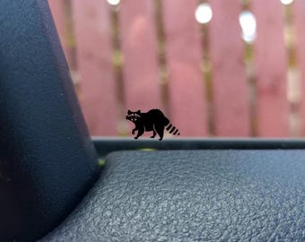 Calcomanía oculta de mini mapache - Calcomanía de huevo de Pascua para coche y SUV