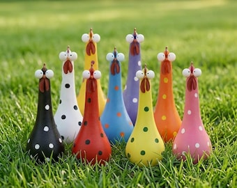 Statua da giardino di gallina dal collo lungo, statuetta di gallina in resina a pois colorati, grazioso ornamento da giardino, decorazione da esterno in stile rustico, regalo divertente per gli amanti delle galline