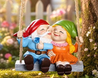 Decorazione romantica con altalena a forma di coppia di gnomi, statua di gnomo da giardino sospesa, statuetta in resina a forma di altalena per albero, decorazione per giardino delle fate, decorazione per cortile, regalo per coppie