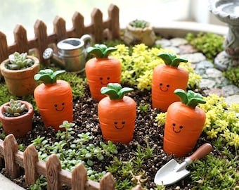 Smiling Carrot Garden Stake Set,Resin Mini Carrot Plant Picks,Whimsical Yard Decor,Cute Garden Ornament,Vegetable Theme Plant Pot Accessory