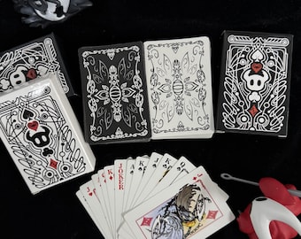 Carte da gioco Hollow Knight Silksong - Mazzo da 54 carte in tema bianco e nero