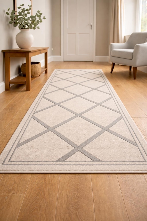 Geometrischer Läuferteppich, neutraler beige-grauer Flurteppich, skandinavischer Bodenteppich