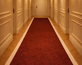 Corredor de hotel de luxo com tapete vermelho – Impressão artística de lustre elegante para parede