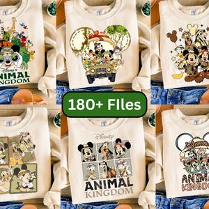 Puede incluir: Sudaderas de color crema con varios diseños de Disney's Animal Kingdom. Los diseños presentan a Mickey Mouse, Minnie Mouse, Donald Duck y otros personajes en entornos temáticos de safari. El texto "Disney's Animal Kingdom" también es visible.