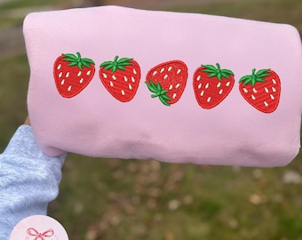 Besticktes Erdbeer Sweatshirt, Obst Shirt, Sommer T-Shirt, besticktes T-Shirt, besticktes Hemd, süße Erdbeeren