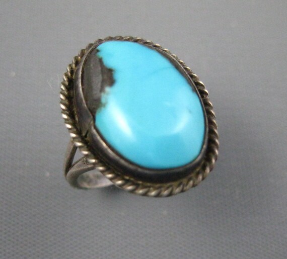 Size 6 Hand Made Stone Ring Bisbee Turquoise Dead Pawn Navajo Peyote Button Detail Vintage 40s Native American Silver Jewelry