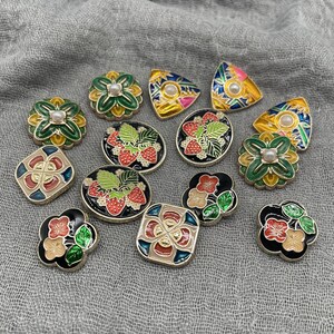 Vintage emaljknappar i metall, kinesiska cloisonné-fästen i palatsstil, rosettblommig smyckedekor, lyxiga legeringsdetaljer