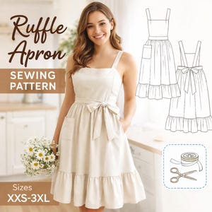 Puede incluir: Una mujer lleva un delantal con volantes de color crema con un lazo a juego, bolsillos y un dobladillo con volantes. La imagen incluye una ilustración del patrón de costura del delantal, junto con el texto "Ruffle Apron Sewing Pattern" y "Tallas XXS-3XL."