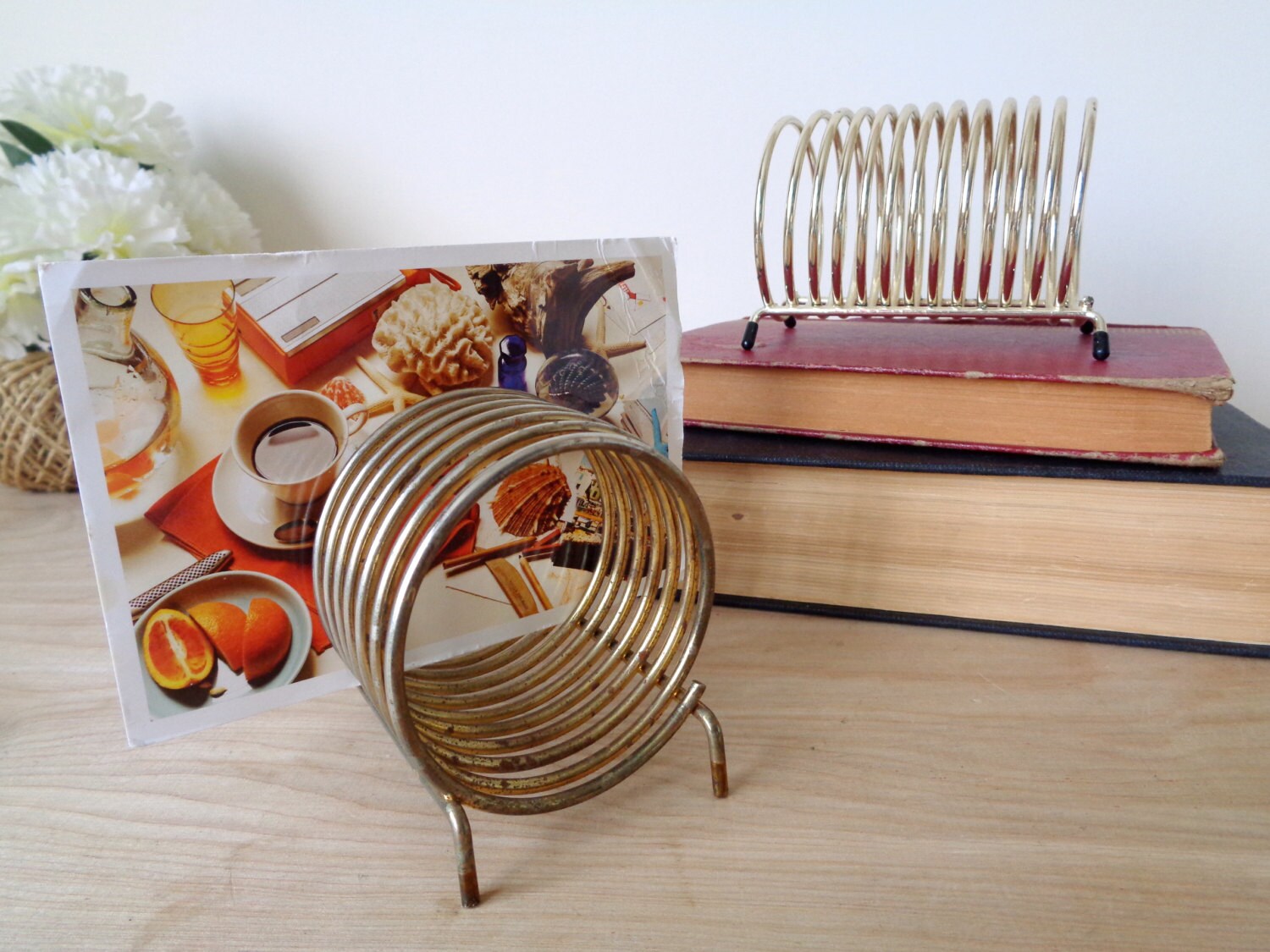 Spiral Gold Wire Metal Letter Holder Organizer