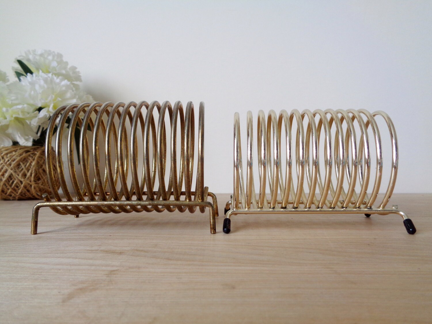 Spiral Gold Wire Metal Letter Holder Organizer