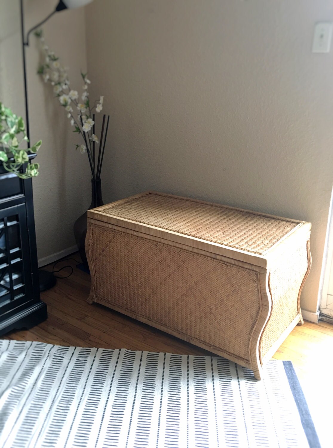 RESERVEDExtra Large Vintage Wicker Rattan Storage Chest / Trunk / Bench