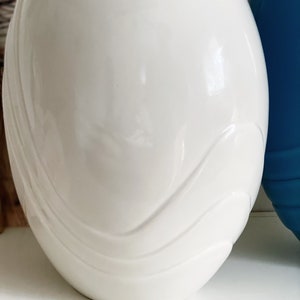Large Tall White Haeger Porcelain Ceramic Vase Post Modern Art Deco Style image 4