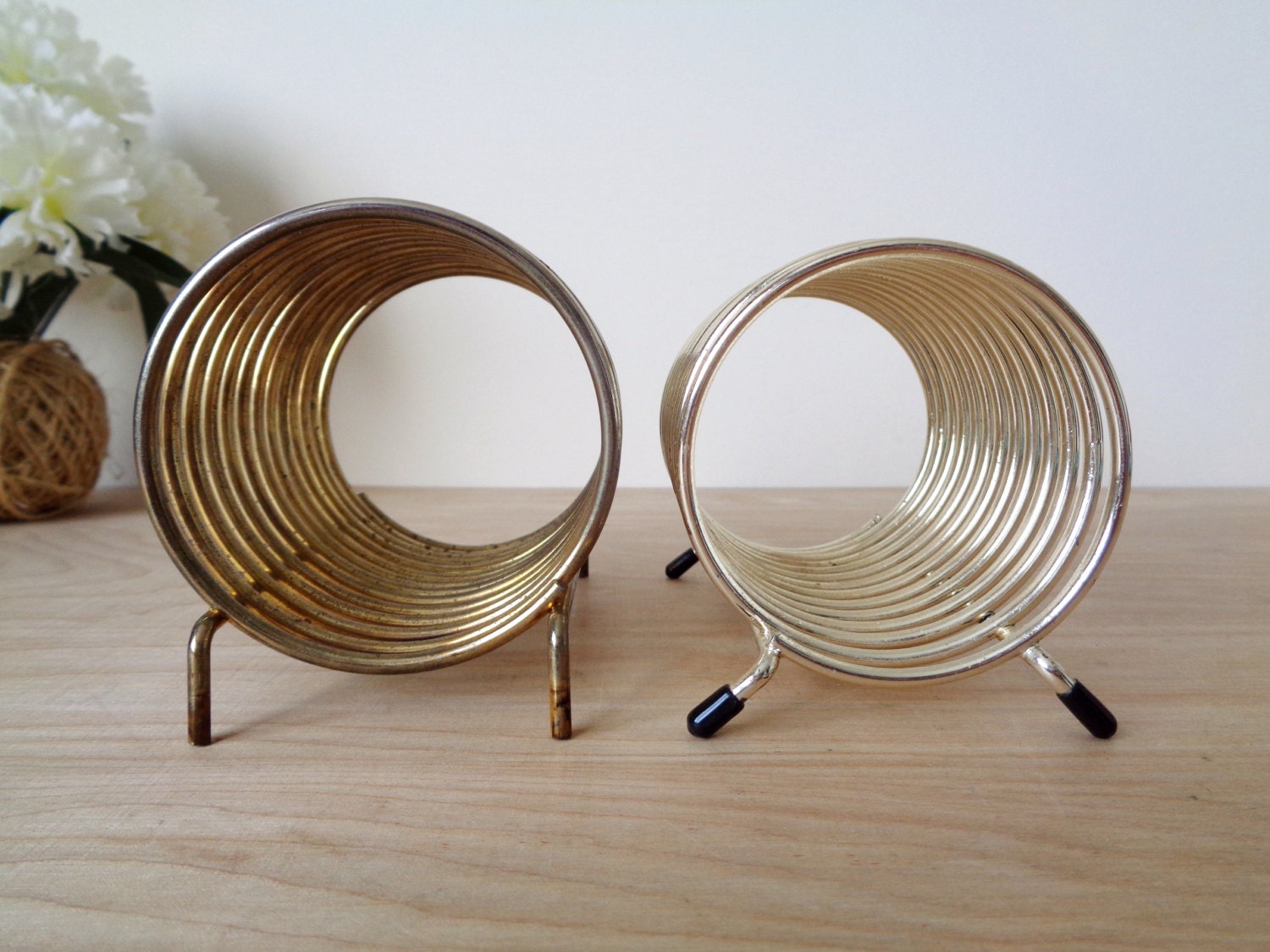 Spiral Gold Wire Metal Letter Holder Organizer