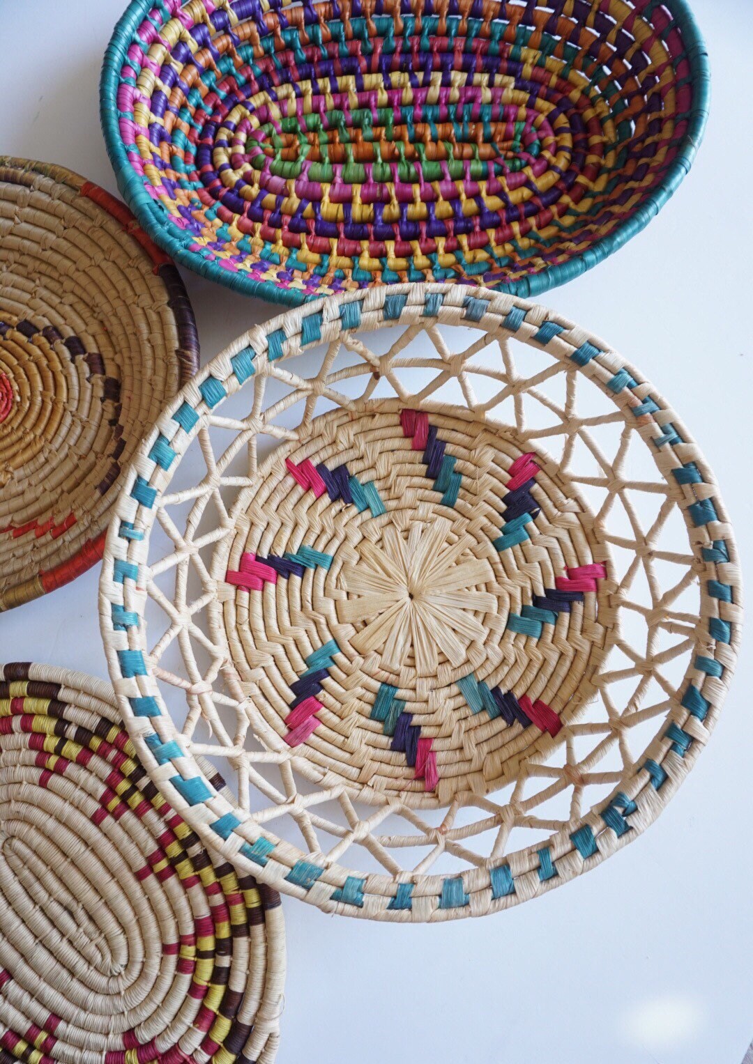 Round Colorful Woven Straw Basket / Fruit Bowl / Wall Decor