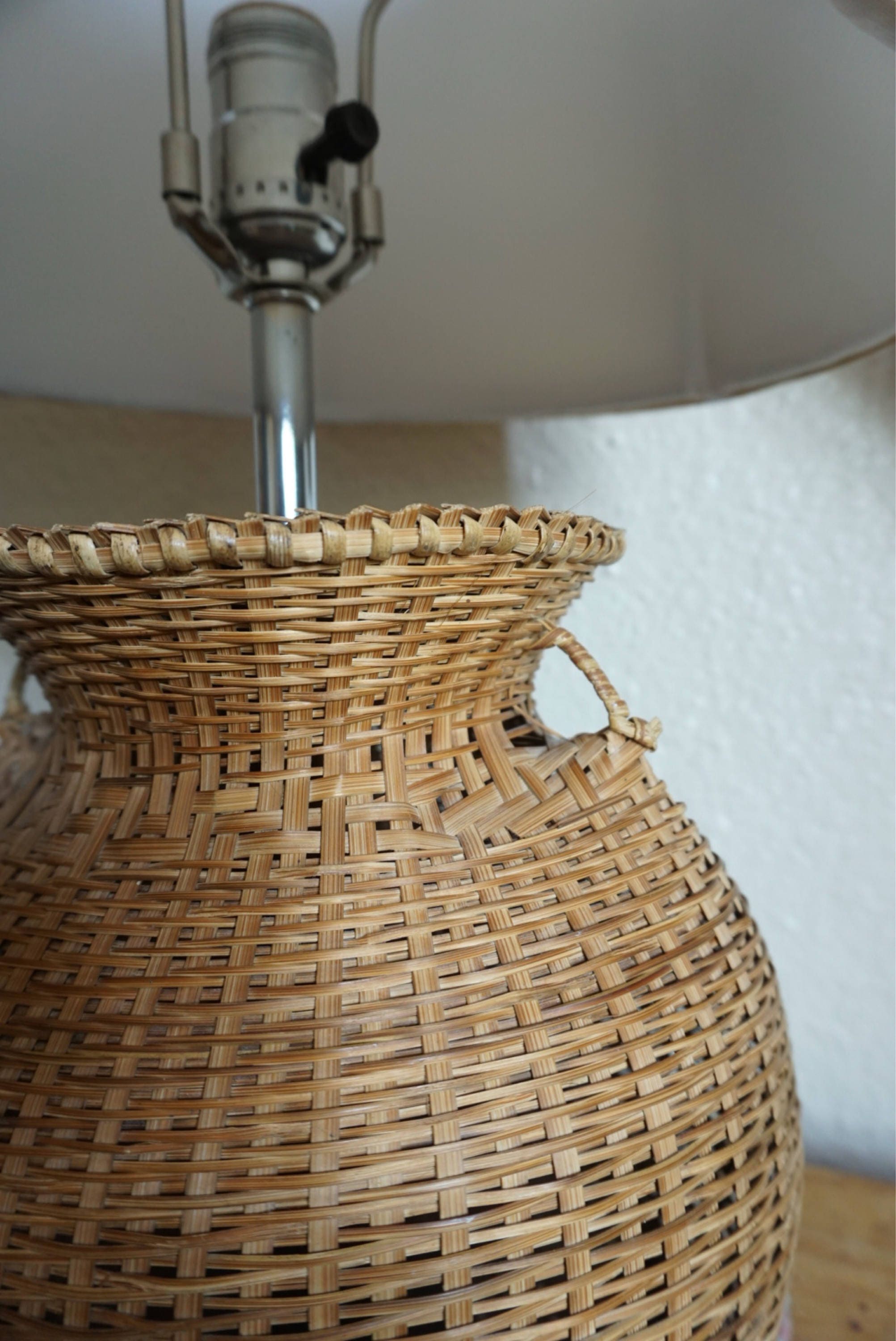 Vintage Wicker Basket Table Lamp with Shade