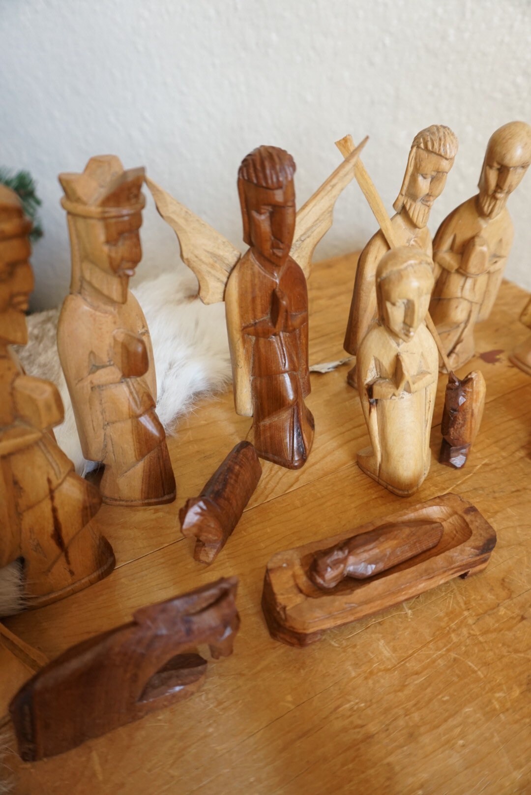 Vintage Carved Wooden Nativity Scene Christmas Baby Jesus Holy Family